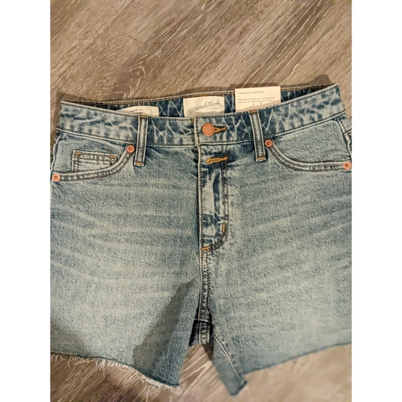 Universal Thread Midi Shorts - Picture 2 of 4